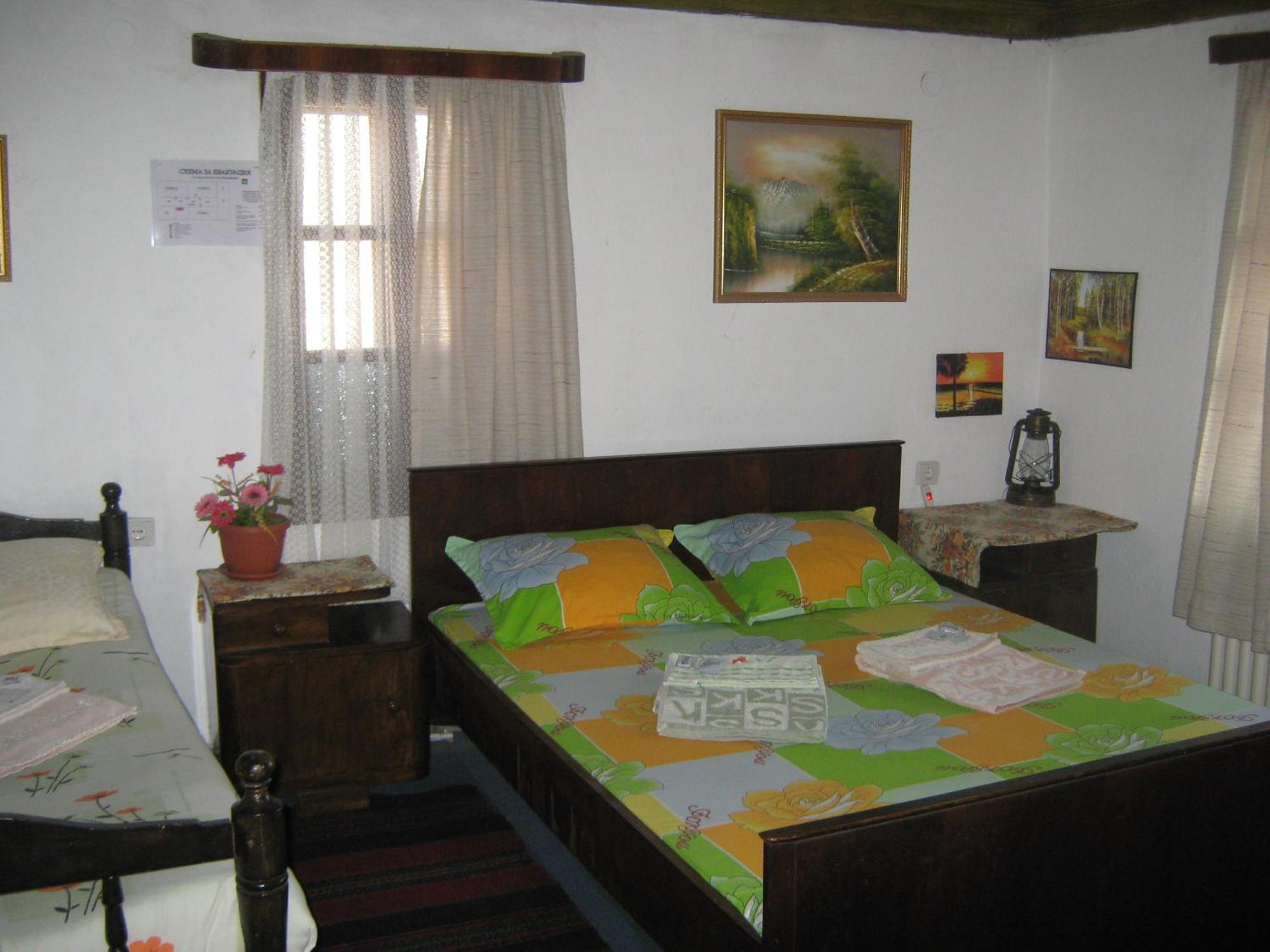 The Old House Guest House Obedinenie Δωμάτιο φωτογραφία