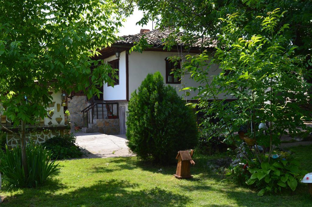 The Old House Guest House Obedinenie Δωμάτιο φωτογραφία