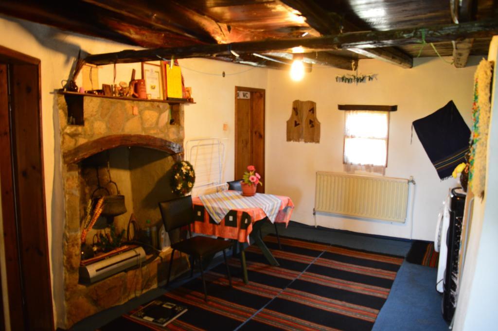 The Old House Guest House Obedinenie Εξωτερικό φωτογραφία
