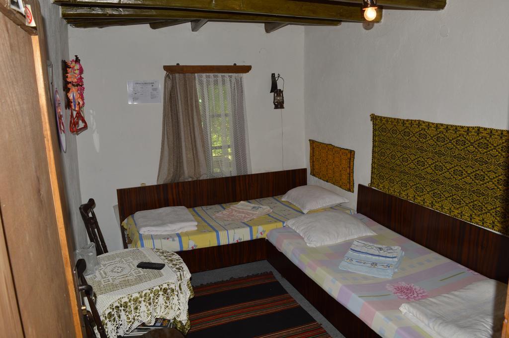 The Old House Guest House Obedinenie Δωμάτιο φωτογραφία